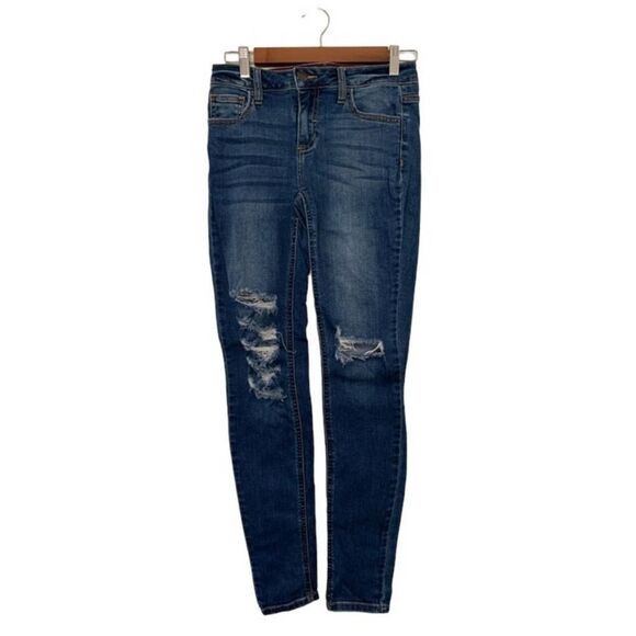 Cello Women’s Junior Medium Wash Skinny Distressed Straight Leg Jean Size 5 - Picture 1 of 7